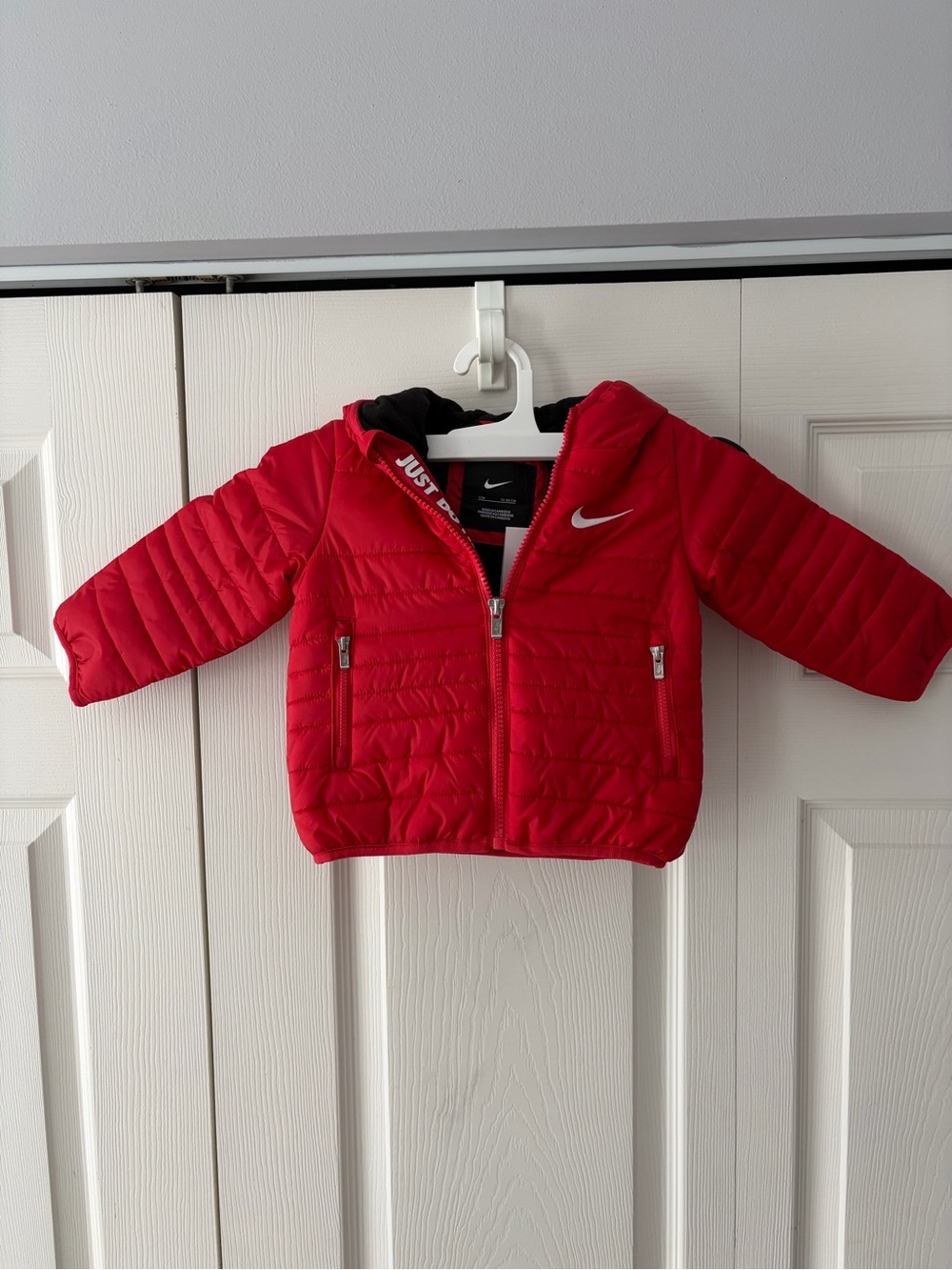 Nike Red Puffer Hooded Jacket for Little Kids
Size 12M